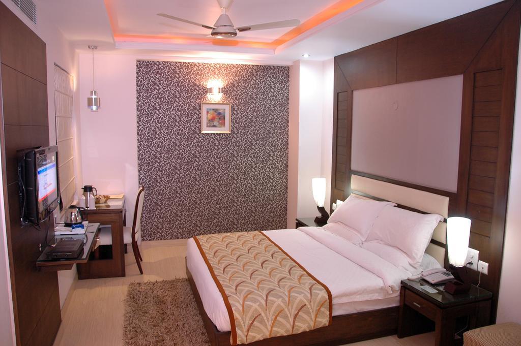 Zirakpur Hotel Palmdale الغرفة الصورة