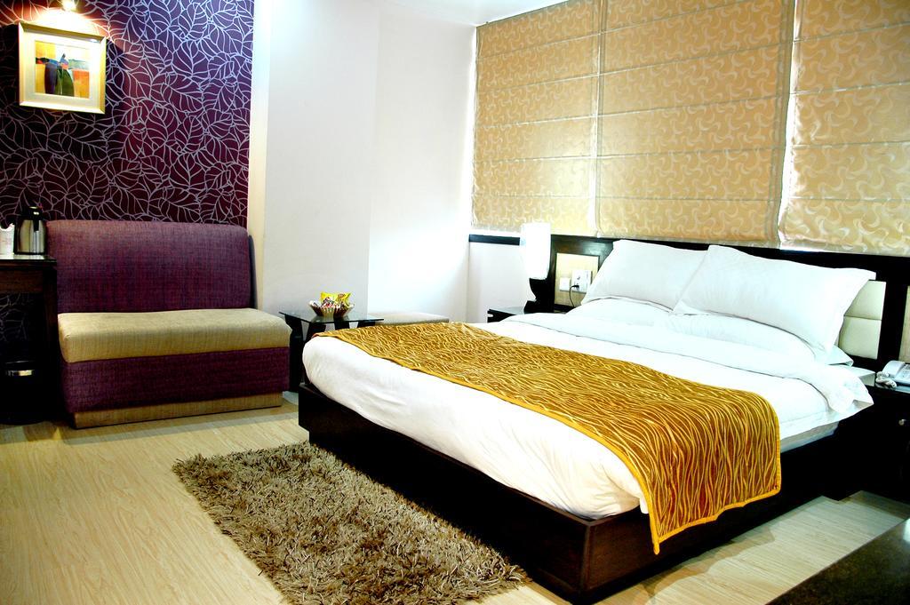 Zirakpur Hotel Palmdale الغرفة الصورة