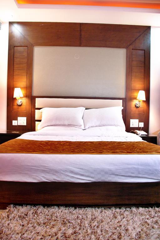 Zirakpur Hotel Palmdale الغرفة الصورة